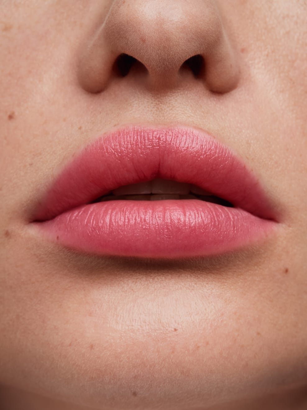 Nahaufnahme Lippen mit Tagarot Balm 01